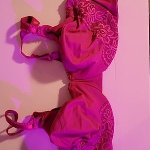 Olga Pretty Lacy Underwire Bra 40C